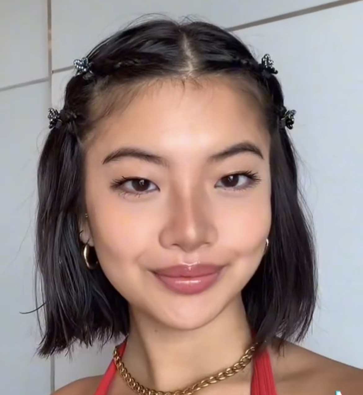 Short hairstyle girl