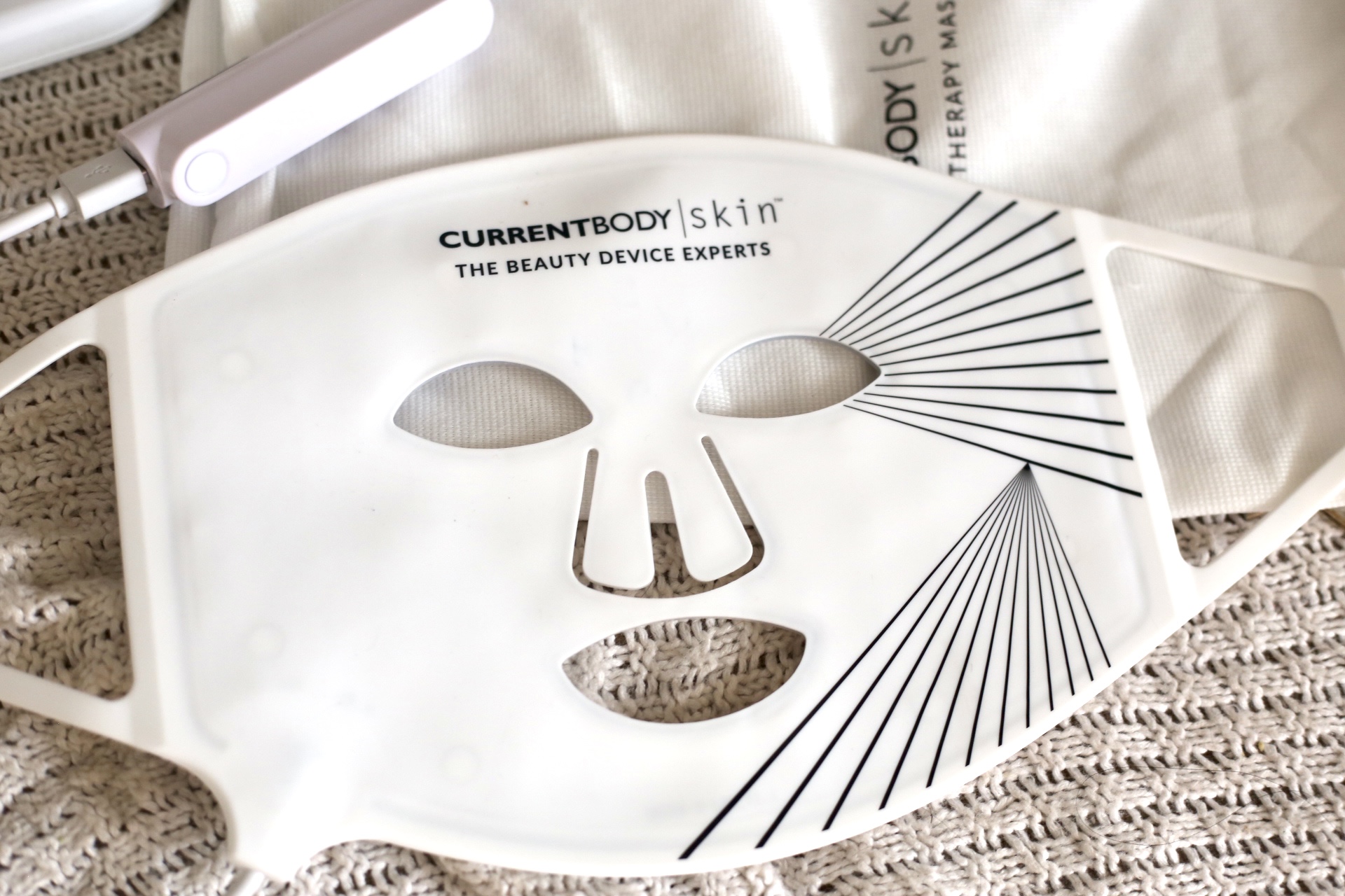 Currentbody LED Light therapy mask